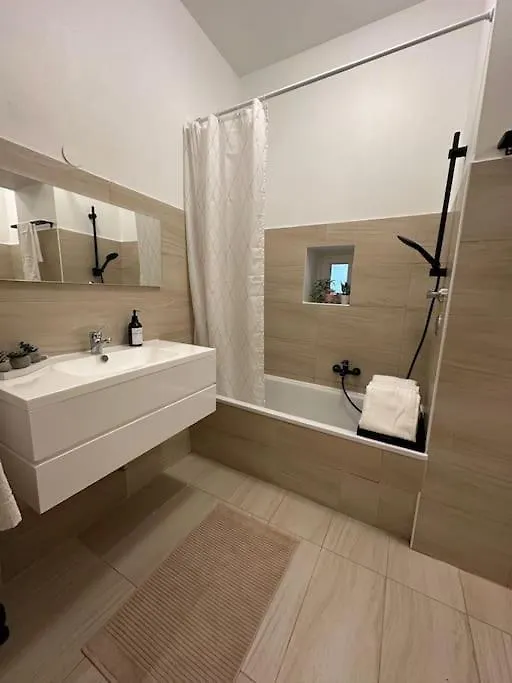 Modernes 2 Zimmer Apartment Berlin 0*,