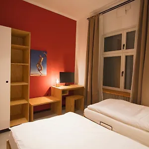 Aparthotel Schillinger-berlin - Dance, Sleep, Repeat!, Berlijn